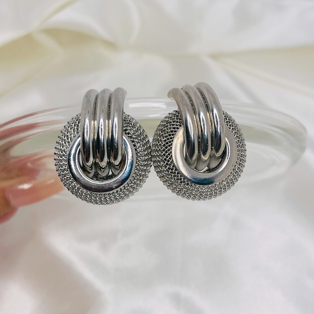 Round Net Stub Earrings | NWOT